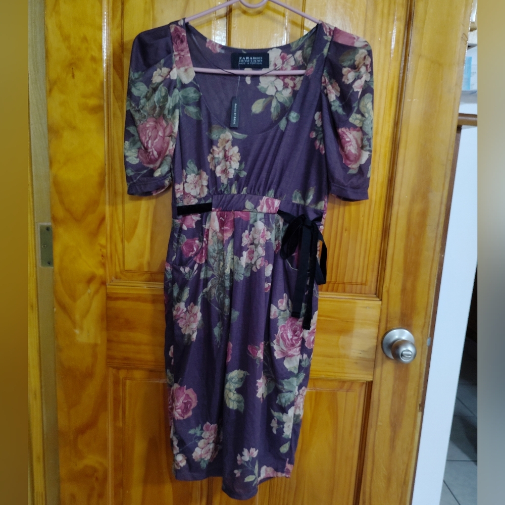 Zara basic floral dress, size small